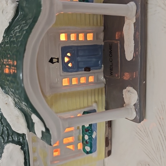 Vintage 1988 Snow Village North Creek Cottage Illuiminated Tested Figurine - Picture 7 of 15
